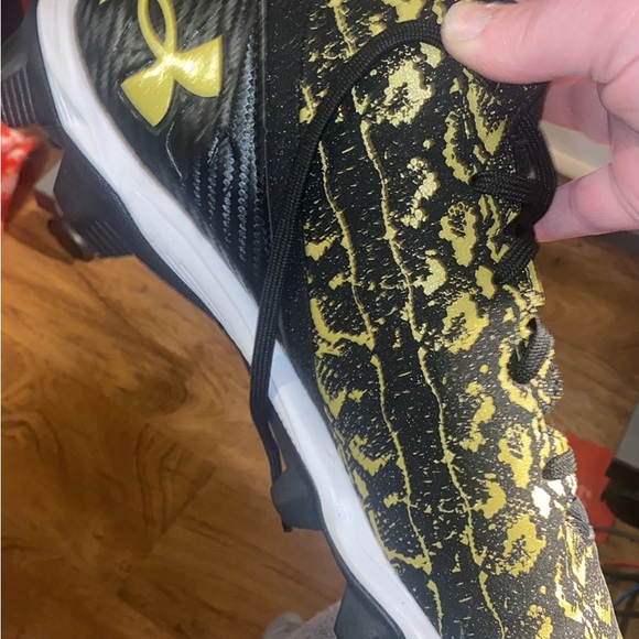 Men’s Under Armour cheetah print cleats size 13 - Picture 2 of 5
